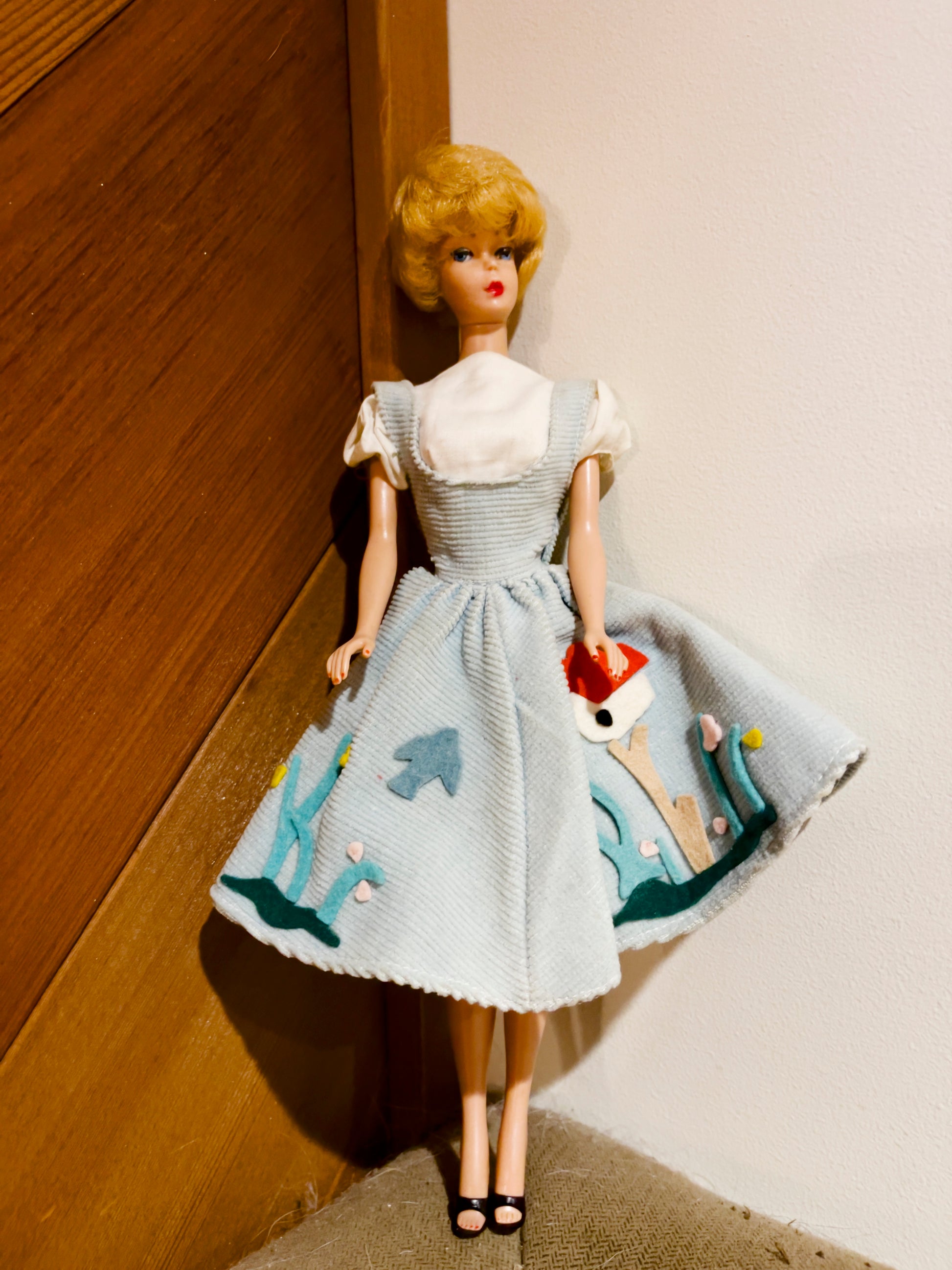 1962 Vintage Mattel 850 Blonde Bubble Cut Barbie Doll with red lips an – HMB Vintage 1962 Vintage Mattel 850 Blonde Bubble Cut Barbie Doll with red lips an – HMB Vintage